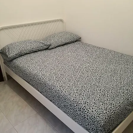 Ad Ostia Tra Luna E Mare *